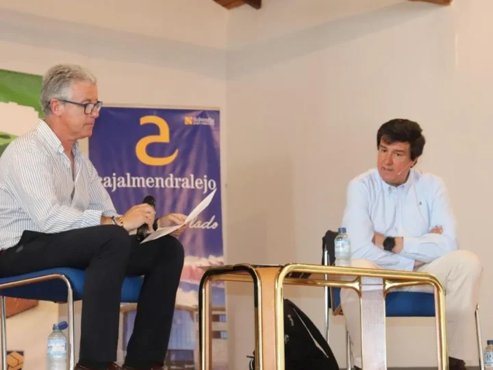 Ismael Clemente: "Si empezamos [...] en septiembre, en dos años y medios estará en marcha el centro de datos de Navalmoral"