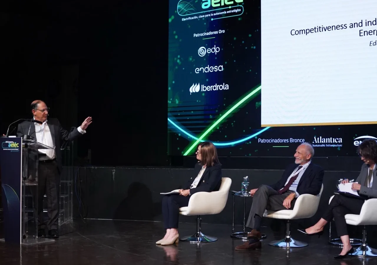 Las eléctricas reclaman más redes para sostener el crecimiento de los centros de datos en España